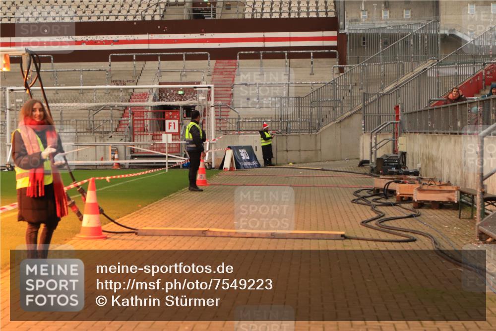 08.12.2024 - St. Pauli X-Mass-Run No. 14 Kathrin Stürmer Photography http://msf.ph/oto/7549223 08.12.2024 10:49:34 Ziel  meine-sportfotos.de