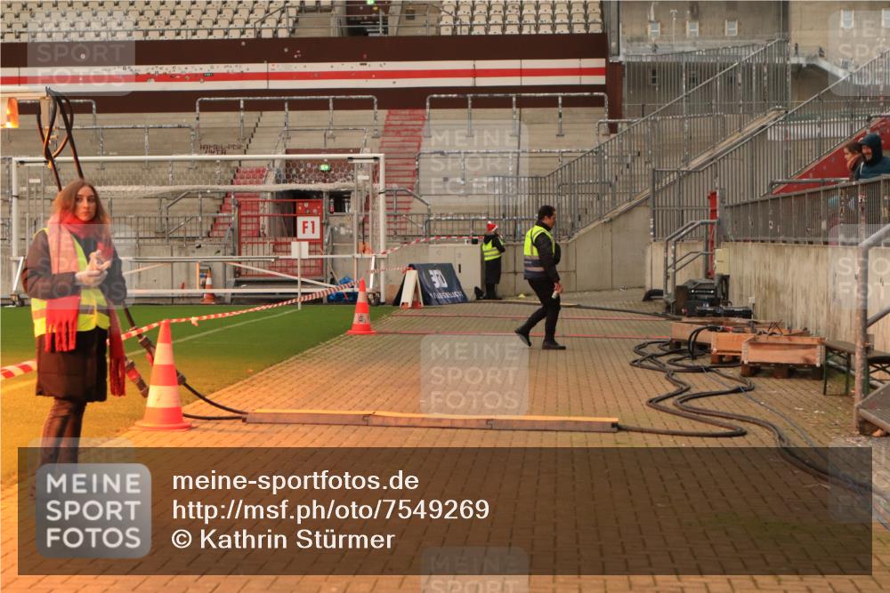 08.12.2024 - St. Pauli X-Mass-Run No. 14 Kathrin Stürmer Photography http://msf.ph/oto/7549269 08.12.2024 10:51:15 Ziel  meine-sportfotos.de