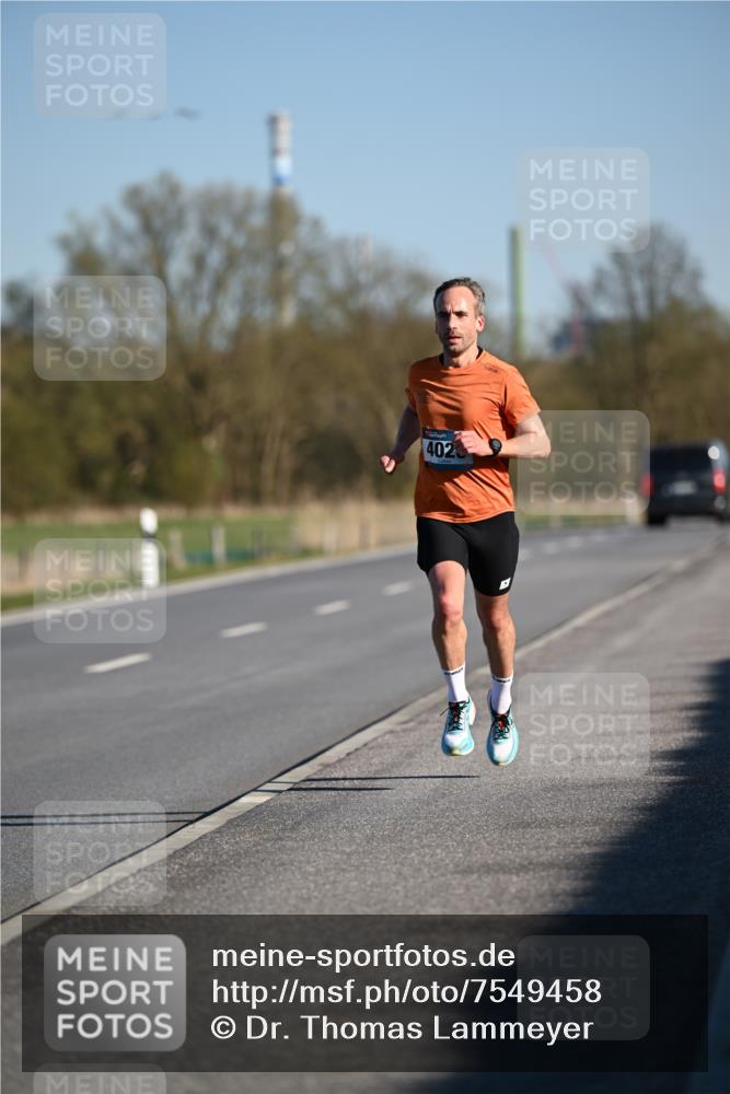 06.04.2025 - 44. Internationalen Wilhelmsburger Insellauf Dr. Thomas Lammeyer http://msf.ph/oto/7549458 06.04.2025 09:16:26 Laufen 402 meine-sportfotos.de