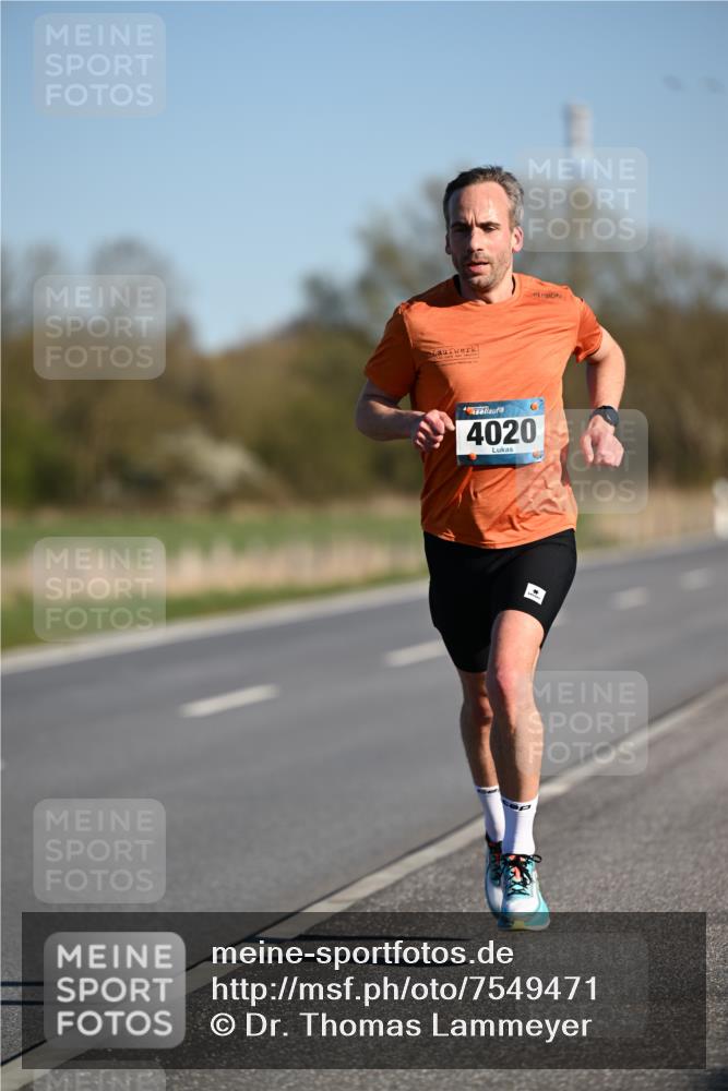 06.04.2025 - 44. Internationalen Wilhelmsburger Insellauf Dr. Thomas Lammeyer http://msf.ph/oto/7549471 06.04.2025 09:16:28 Laufen 4020 meine-sportfotos.de