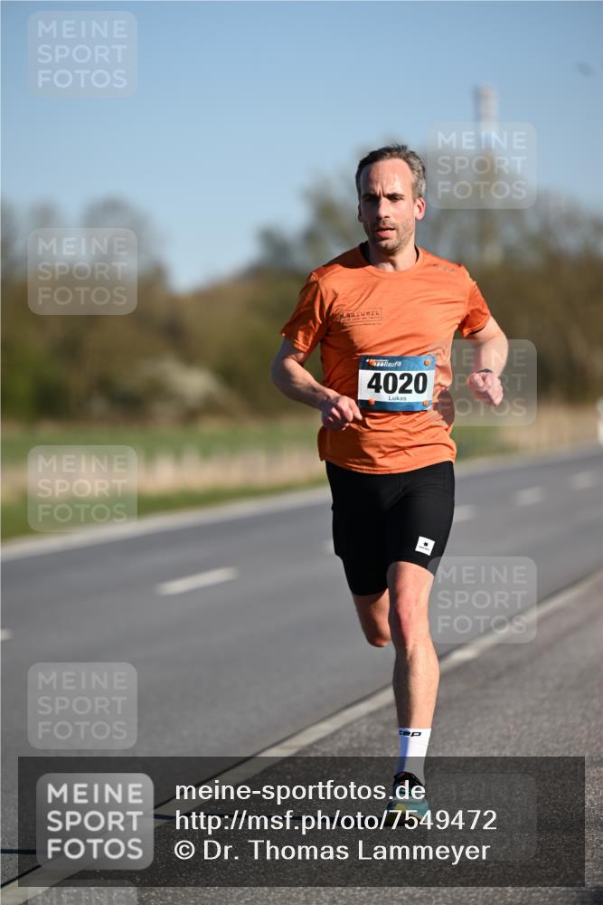 06.04.2025 - 44. Internationalen Wilhelmsburger Insellauf Dr. Thomas Lammeyer http://msf.ph/oto/7549472 06.04.2025 09:16:28 Laufen 4020 meine-sportfotos.de