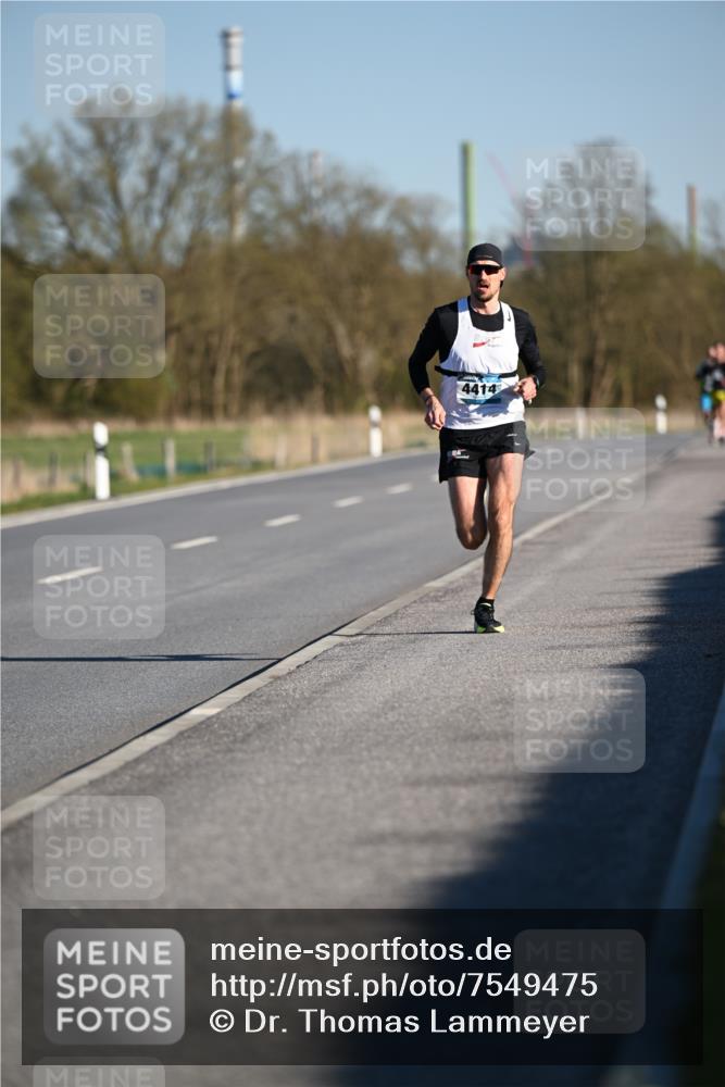 06.04.2025 - 44. Internationalen Wilhelmsburger Insellauf Dr. Thomas Lammeyer http://msf.ph/oto/7549475 06.04.2025 09:17:02 Laufen 4414 meine-sportfotos.de