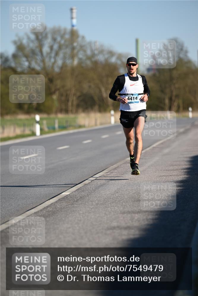 06.04.2025 - 44. Internationalen Wilhelmsburger Insellauf Dr. Thomas Lammeyer http://msf.ph/oto/7549479 06.04.2025 09:17:03 Laufen 4414 meine-sportfotos.de