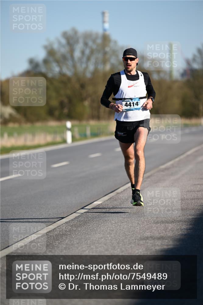 06.04.2025 - 44. Internationalen Wilhelmsburger Insellauf Dr. Thomas Lammeyer http://msf.ph/oto/7549489 06.04.2025 09:17:04 Laufen 4414 meine-sportfotos.de
