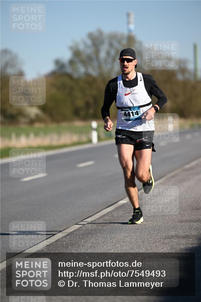 06.04.2025 - 44. Internationalen Wilhelmsburger Insellauf Dr. Thomas Lammeyer http://msf.ph/oto/7549493 06.04.2025 09:17:05 Laufen 4414 meine-sportfotos.de
