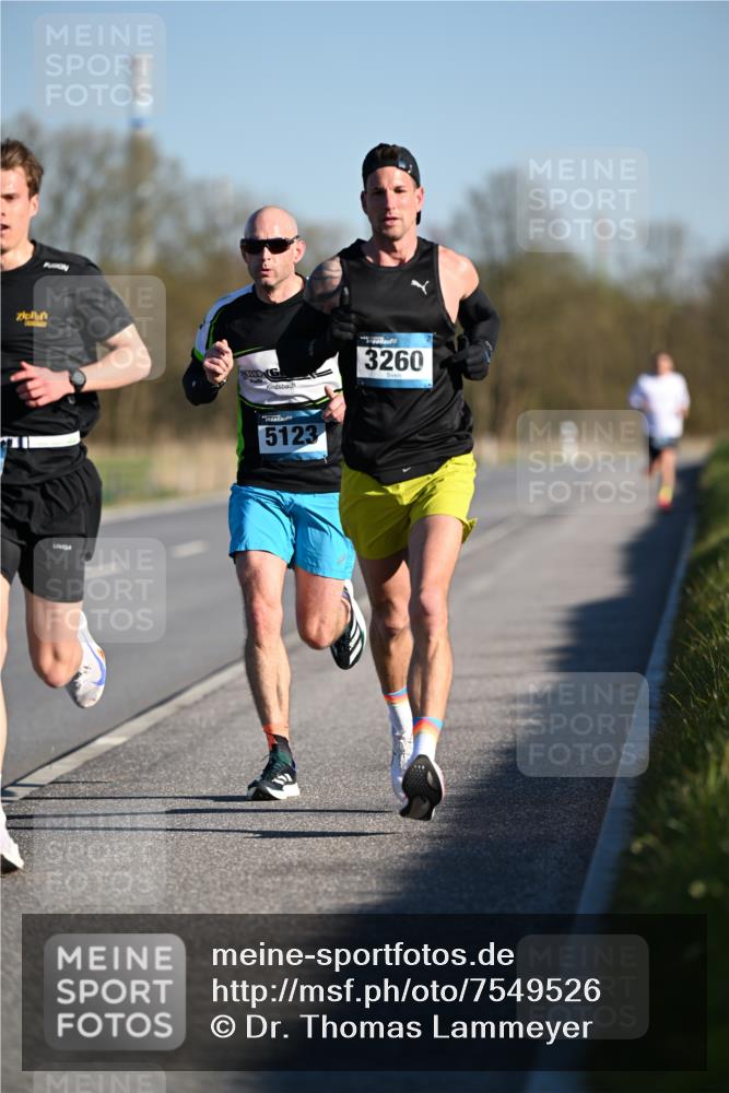 06.04.2025 - 44. Internationalen Wilhelmsburger Insellauf Dr. Thomas Lammeyer http://msf.ph/oto/7549526 06.04.2025 09:17:23 Laufen 5123, 3260 meine-sportfotos.de