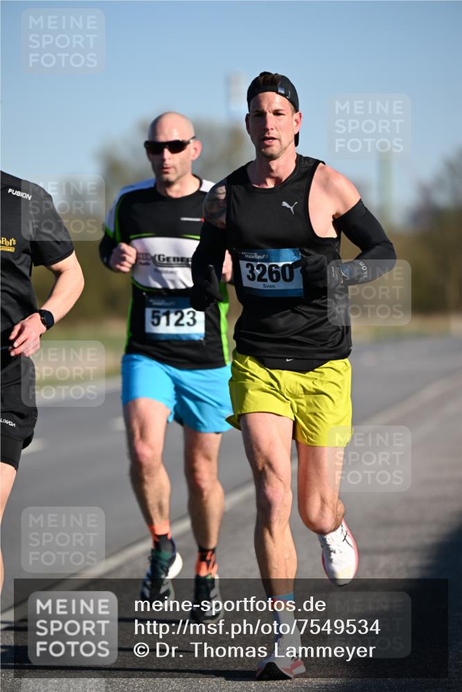 06.04.2025 - 44. Internationalen Wilhelmsburger Insellauf Dr. Thomas Lammeyer http://msf.ph/oto/7549534 06.04.2025 09:17:24 Laufen 3260, 5123 meine-sportfotos.de
