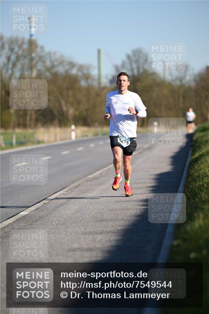 06.04.2025 - 44. Internationalen Wilhelmsburger Insellauf Dr. Thomas Lammeyer http://msf.ph/oto/7549544 06.04.2025 09:17:34 Laufen 4425 meine-sportfotos.de