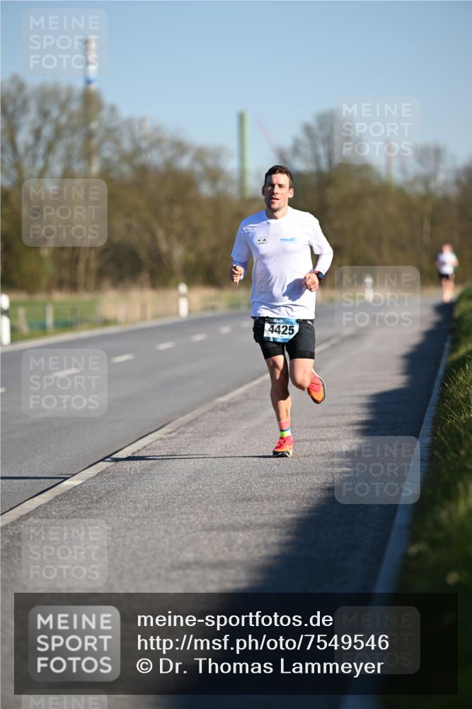 06.04.2025 - 44. Internationalen Wilhelmsburger Insellauf Dr. Thomas Lammeyer http://msf.ph/oto/7549546 06.04.2025 09:17:34 Laufen 4425 meine-sportfotos.de