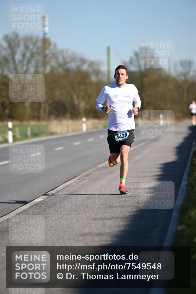 06.04.2025 - 44. Internationalen Wilhelmsburger Insellauf Dr. Thomas Lammeyer http://msf.ph/oto/7549548 06.04.2025 09:17:34 Laufen 4425 meine-sportfotos.de