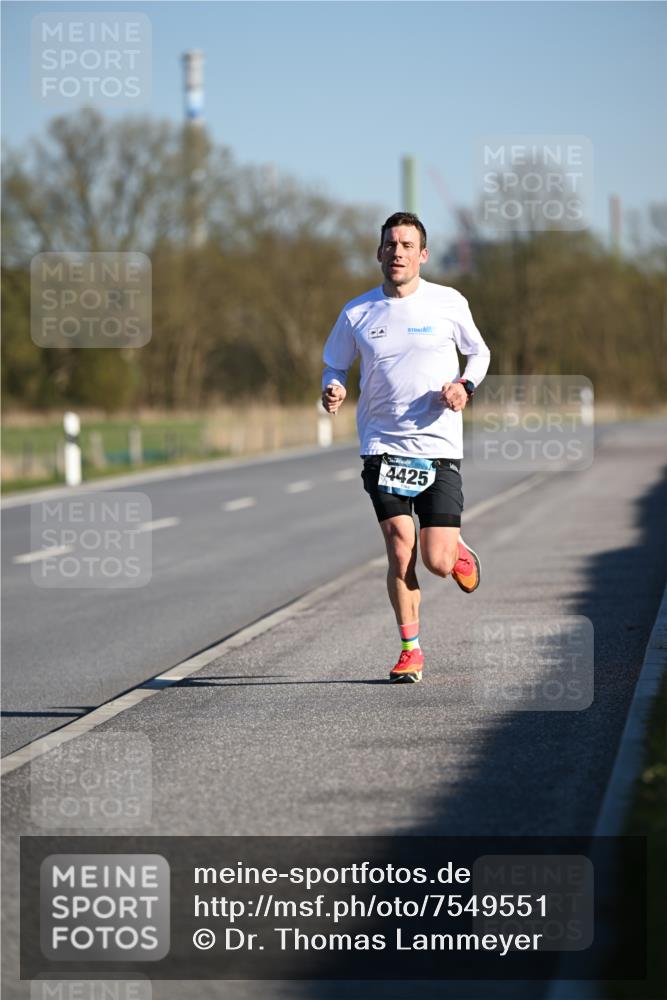 06.04.2025 - 44. Internationalen Wilhelmsburger Insellauf Dr. Thomas Lammeyer http://msf.ph/oto/7549551 06.04.2025 09:17:34 Laufen 4425 meine-sportfotos.de