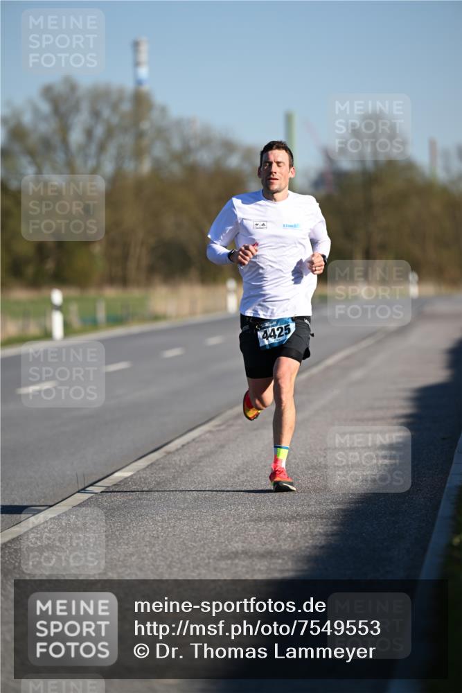 06.04.2025 - 44. Internationalen Wilhelmsburger Insellauf Dr. Thomas Lammeyer http://msf.ph/oto/7549553 06.04.2025 09:17:35 Laufen 4425 meine-sportfotos.de