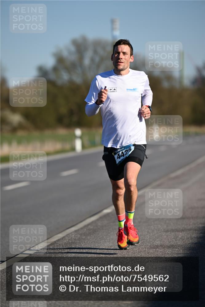 06.04.2025 - 44. Internationalen Wilhelmsburger Insellauf Dr. Thomas Lammeyer http://msf.ph/oto/7549562 06.04.2025 09:17:36 Laufen 4425 meine-sportfotos.de