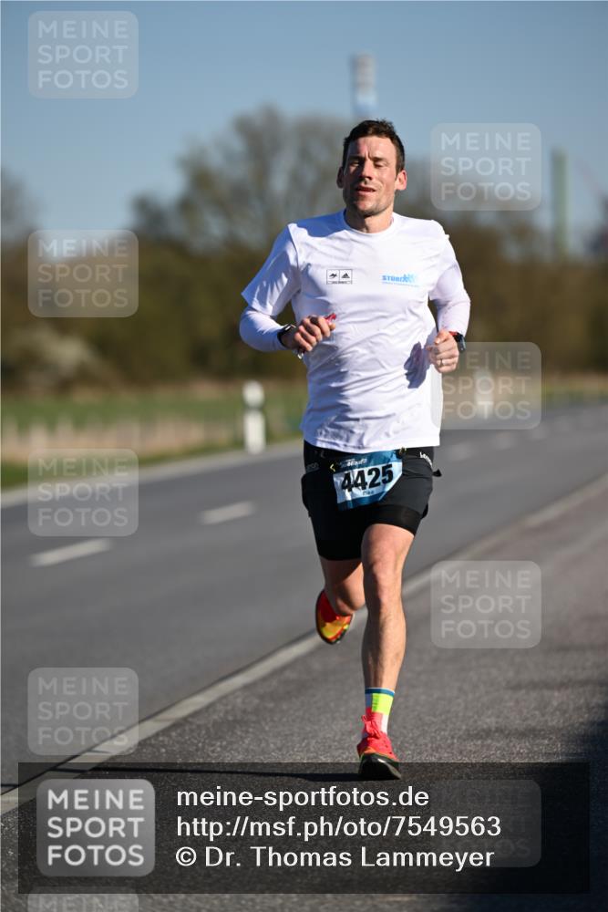 06.04.2025 - 44. Internationalen Wilhelmsburger Insellauf Dr. Thomas Lammeyer http://msf.ph/oto/7549563 06.04.2025 09:17:36 Laufen 4425 meine-sportfotos.de