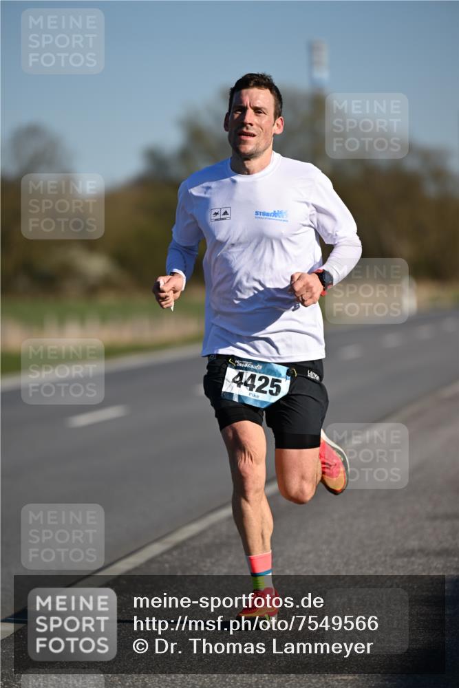 06.04.2025 - 44. Internationalen Wilhelmsburger Insellauf Dr. Thomas Lammeyer http://msf.ph/oto/7549566 06.04.2025 09:17:36 Laufen 4425 meine-sportfotos.de