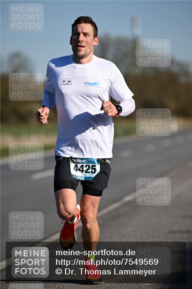 06.04.2025 - 44. Internationalen Wilhelmsburger Insellauf Dr. Thomas Lammeyer http://msf.ph/oto/7549569 06.04.2025 09:17:37 Laufen 4425 meine-sportfotos.de