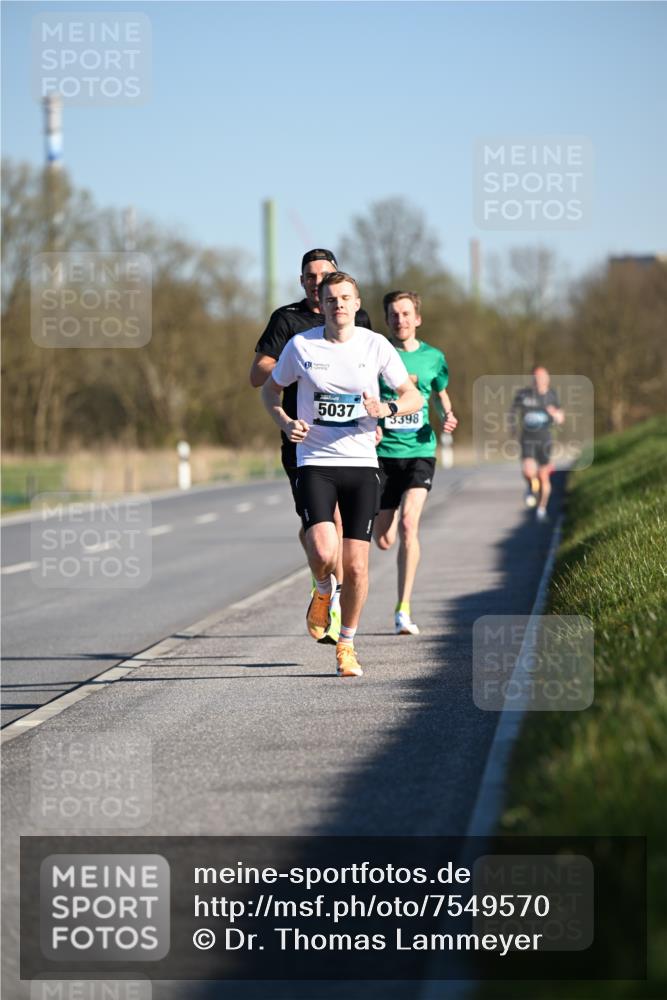 06.04.2025 - 44. Internationalen Wilhelmsburger Insellauf Dr. Thomas Lammeyer http://msf.ph/oto/7549570 06.04.2025 09:17:58 Laufen 5037, 3398 meine-sportfotos.de