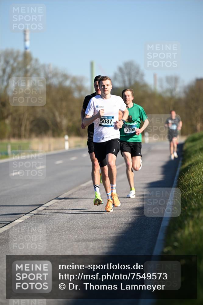 06.04.2025 - 44. Internationalen Wilhelmsburger Insellauf Dr. Thomas Lammeyer http://msf.ph/oto/7549573 06.04.2025 09:17:59 Laufen 5037, 3398 meine-sportfotos.de