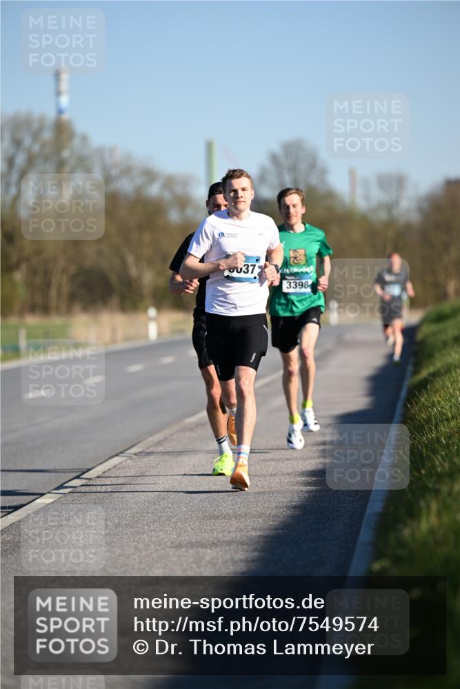 06.04.2025 - 44. Internationalen Wilhelmsburger Insellauf Dr. Thomas Lammeyer http://msf.ph/oto/7549574 06.04.2025 09:17:59 Laufen 037, 2, 3398 meine-sportfotos.de