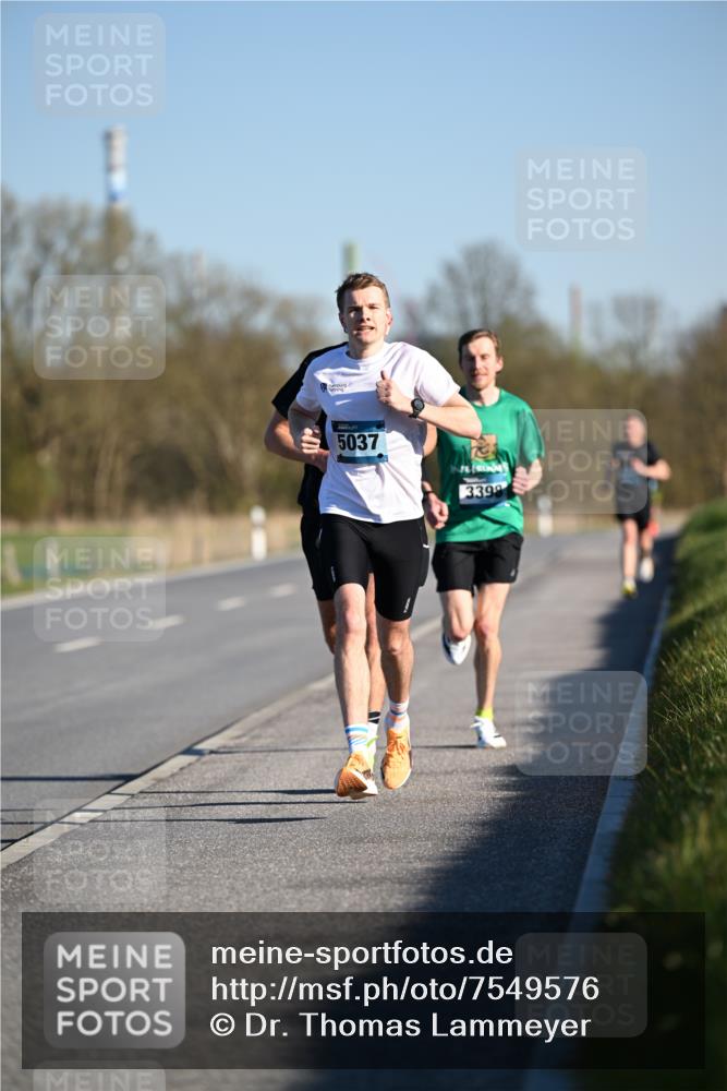 06.04.2025 - 44. Internationalen Wilhelmsburger Insellauf Dr. Thomas Lammeyer http://msf.ph/oto/7549576 06.04.2025 09:17:59 Laufen 5037, 3398 meine-sportfotos.de