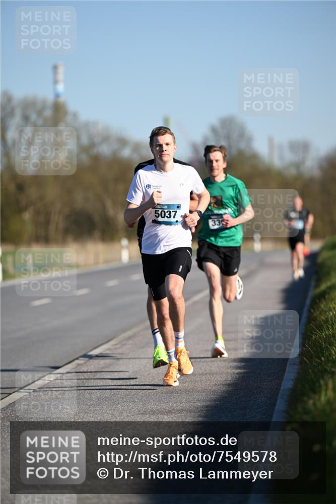 06.04.2025 - 44. Internationalen Wilhelmsburger Insellauf Dr. Thomas Lammeyer http://msf.ph/oto/7549578 06.04.2025 09:17:59 Laufen 5037, 33 meine-sportfotos.de