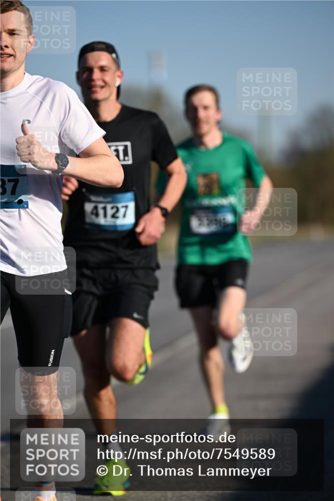 06.04.2025 - 44. Internationalen Wilhelmsburger Insellauf Dr. Thomas Lammeyer http://msf.ph/oto/7549589 06.04.2025 09:18:02 Laufen 37, 4127 meine-sportfotos.de