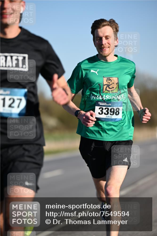 06.04.2025 - 44. Internationalen Wilhelmsburger Insellauf Dr. Thomas Lammeyer http://msf.ph/oto/7549594 06.04.2025 09:18:03 Laufen 127, 3398 meine-sportfotos.de