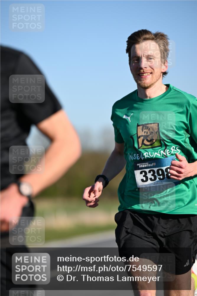 06.04.2025 - 44. Internationalen Wilhelmsburger Insellauf Dr. Thomas Lammeyer http://msf.ph/oto/7549597 06.04.2025 09:18:03 Laufen 44, 3398 meine-sportfotos.de