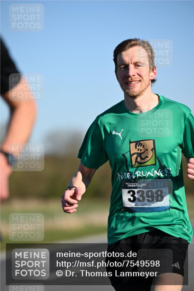 06.04.2025 - 44. Internationalen Wilhelmsburger Insellauf Dr. Thomas Lammeyer http://msf.ph/oto/7549598 06.04.2025 09:18:03 Laufen 44, 3398 meine-sportfotos.de