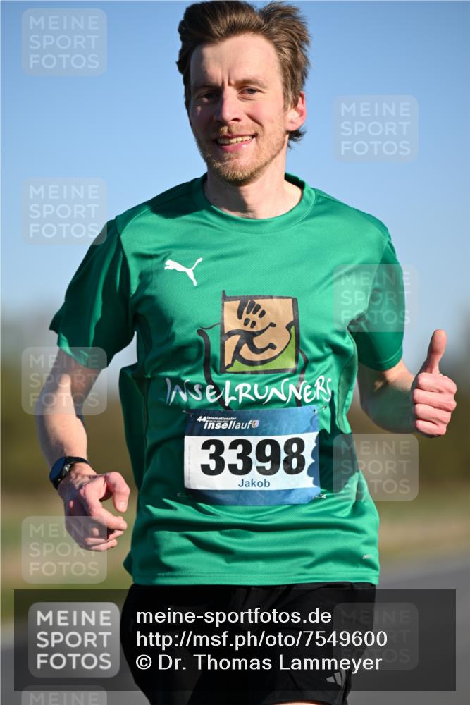 06.04.2025 - 44. Internationalen Wilhelmsburger Insellauf Dr. Thomas Lammeyer http://msf.ph/oto/7549600 06.04.2025 09:18:03 Laufen 44, 3398 meine-sportfotos.de