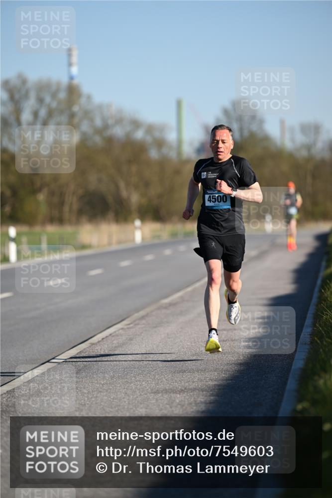 06.04.2025 - 44. Internationalen Wilhelmsburger Insellauf Dr. Thomas Lammeyer http://msf.ph/oto/7549603 06.04.2025 09:18:08 Laufen 4500 meine-sportfotos.de