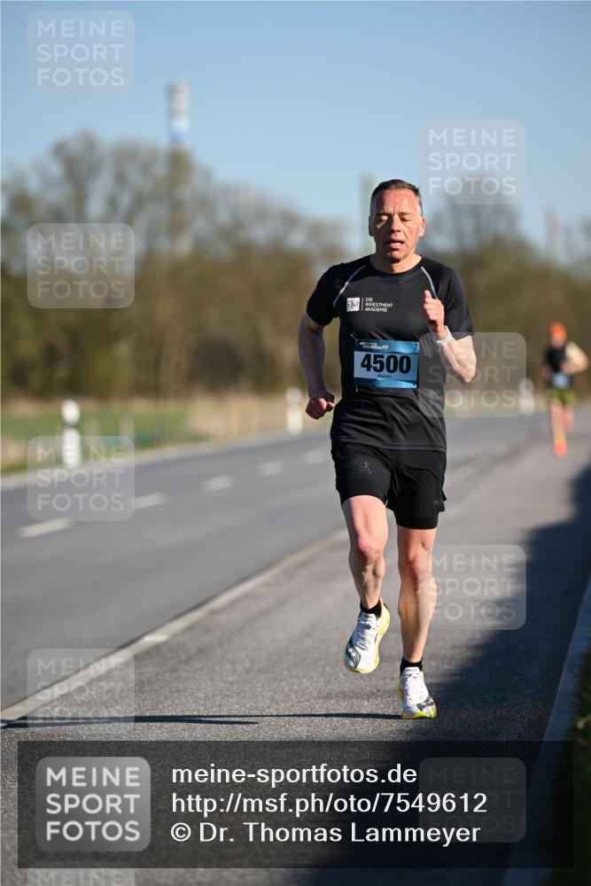 06.04.2025 - 44. Internationalen Wilhelmsburger Insellauf Dr. Thomas Lammeyer http://msf.ph/oto/7549612 06.04.2025 09:18:09 Laufen 4500 meine-sportfotos.de