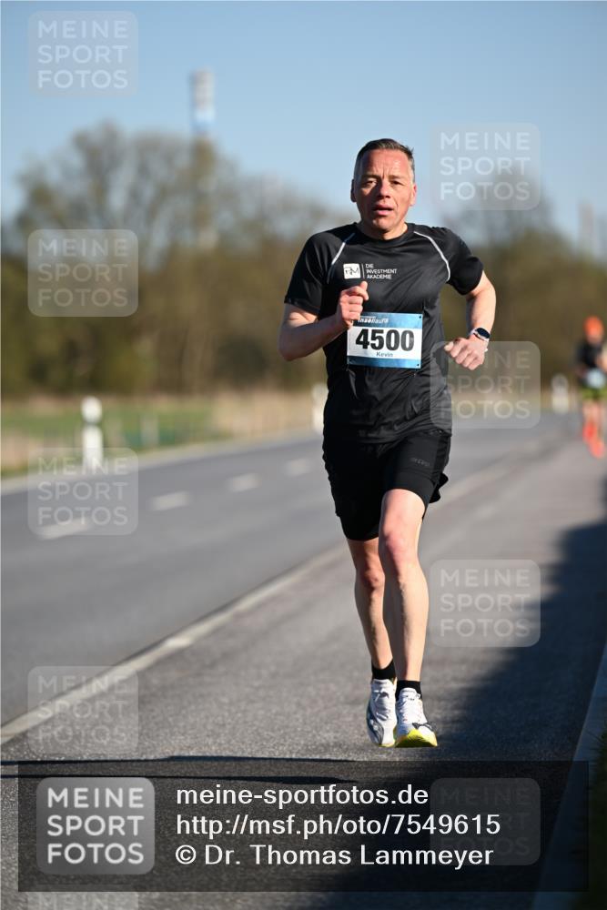 06.04.2025 - 44. Internationalen Wilhelmsburger Insellauf Dr. Thomas Lammeyer http://msf.ph/oto/7549615 06.04.2025 09:18:09 Laufen 4500 meine-sportfotos.de