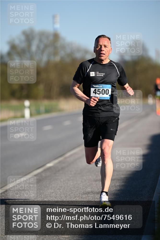 06.04.2025 - 44. Internationalen Wilhelmsburger Insellauf Dr. Thomas Lammeyer http://msf.ph/oto/7549616 06.04.2025 09:18:09 Laufen 4500 meine-sportfotos.de