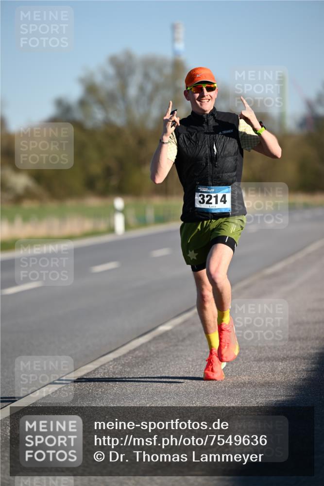 06.04.2025 - 44. Internationalen Wilhelmsburger Insellauf Dr. Thomas Lammeyer http://msf.ph/oto/7549636 06.04.2025 09:18:21 Laufen 3214 meine-sportfotos.de