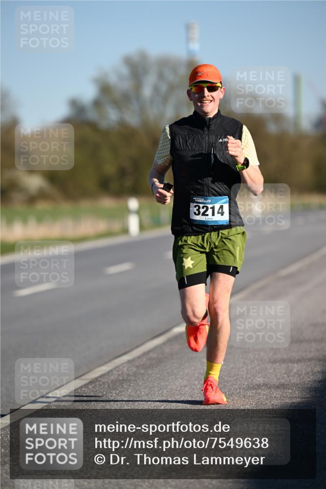 06.04.2025 - 44. Internationalen Wilhelmsburger Insellauf Dr. Thomas Lammeyer http://msf.ph/oto/7549638 06.04.2025 09:18:21 Laufen 3214 meine-sportfotos.de