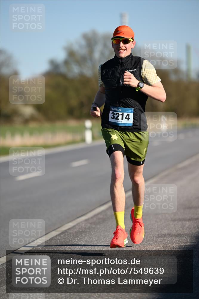 06.04.2025 - 44. Internationalen Wilhelmsburger Insellauf Dr. Thomas Lammeyer http://msf.ph/oto/7549639 06.04.2025 09:18:21 Laufen 3214 meine-sportfotos.de