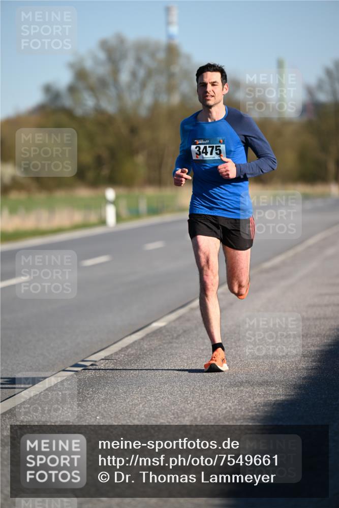 06.04.2025 - 44. Internationalen Wilhelmsburger Insellauf Dr. Thomas Lammeyer http://msf.ph/oto/7549661 06.04.2025 09:18:40 Laufen 3, 3475 meine-sportfotos.de