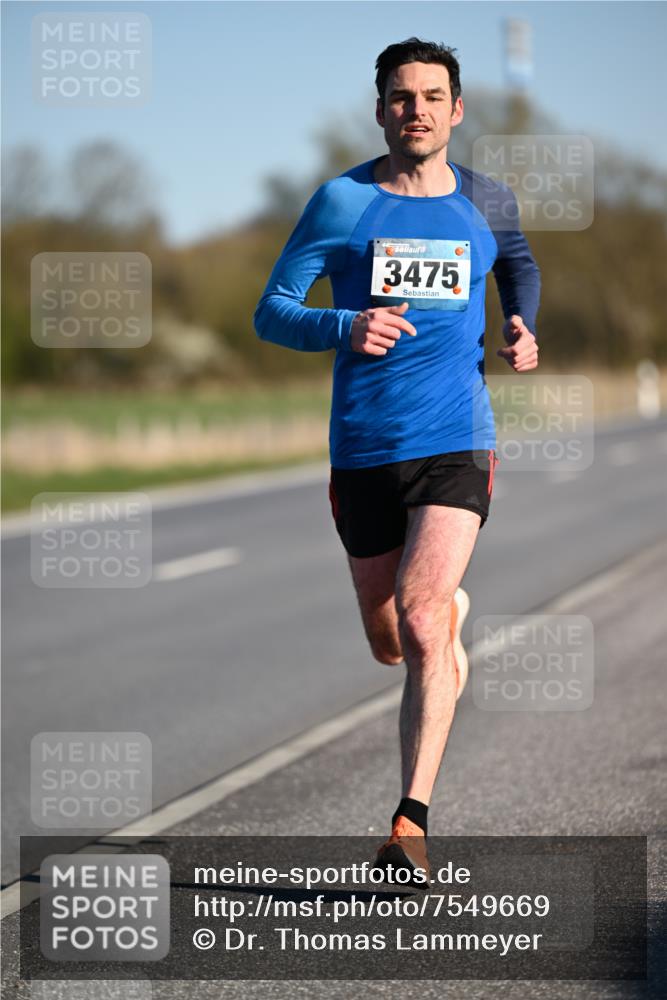 06.04.2025 - 44. Internationalen Wilhelmsburger Insellauf Dr. Thomas Lammeyer http://msf.ph/oto/7549669 06.04.2025 09:18:41 Laufen 3475 meine-sportfotos.de