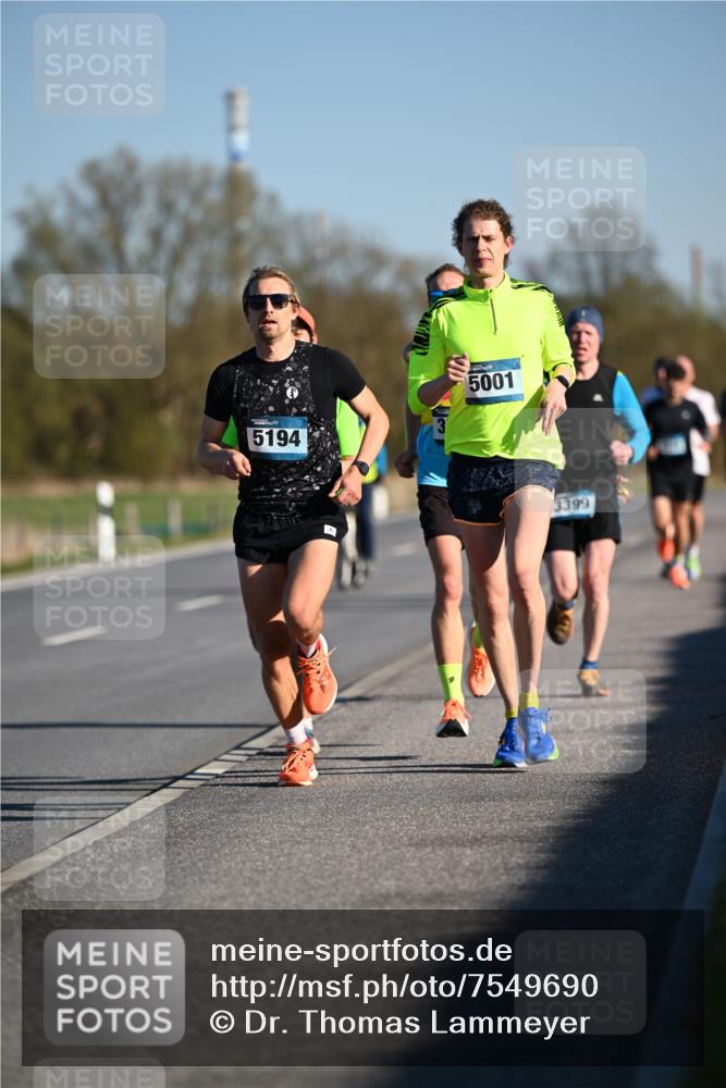 06.04.2025 - 44. Internationalen Wilhelmsburger Insellauf Dr. Thomas Lammeyer http://msf.ph/oto/7549690 06.04.2025 09:18:59 Laufen 5194, 5001, 3399 meine-sportfotos.de