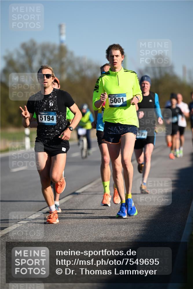 06.04.2025 - 44. Internationalen Wilhelmsburger Insellauf Dr. Thomas Lammeyer http://msf.ph/oto/7549695 06.04.2025 09:18:59 Laufen 5194, 5001, 399 meine-sportfotos.de
