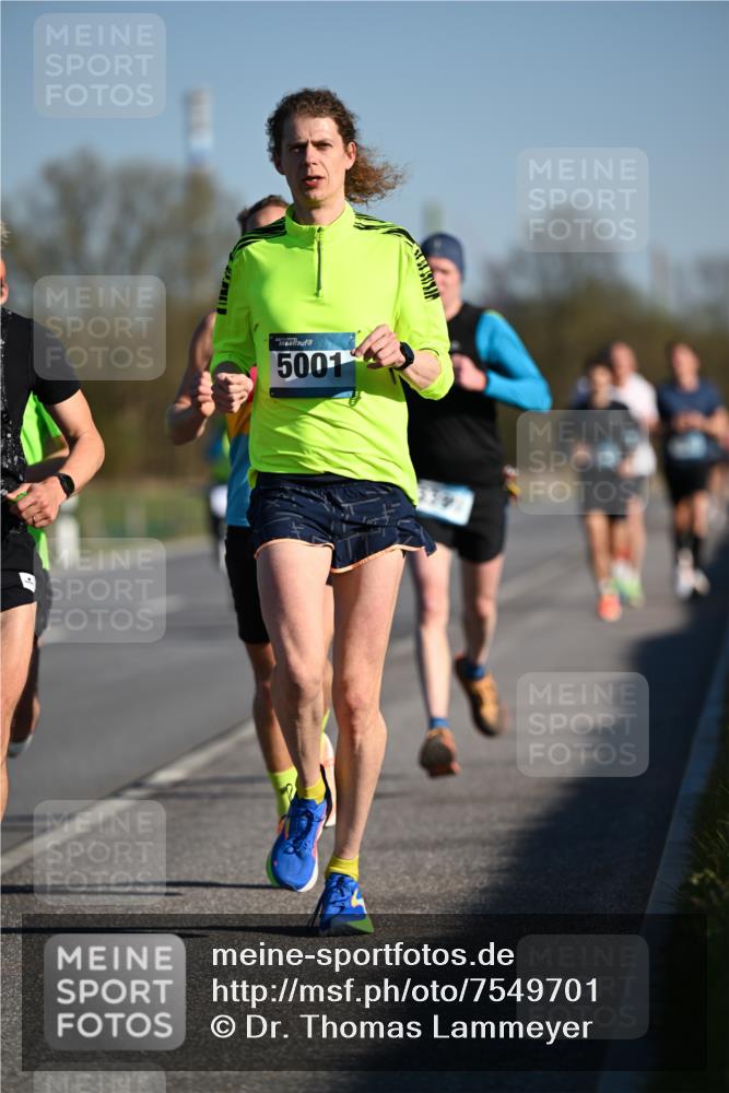 06.04.2025 - 44. Internationalen Wilhelmsburger Insellauf Dr. Thomas Lammeyer http://msf.ph/oto/7549701 06.04.2025 09:19:00 Laufen 5001 meine-sportfotos.de