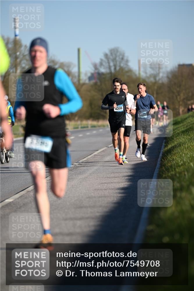 06.04.2025 - 44. Internationalen Wilhelmsburger Insellauf Dr. Thomas Lammeyer http://msf.ph/oto/7549708 06.04.2025 09:19:02 Laufen 4206, 3457 meine-sportfotos.de