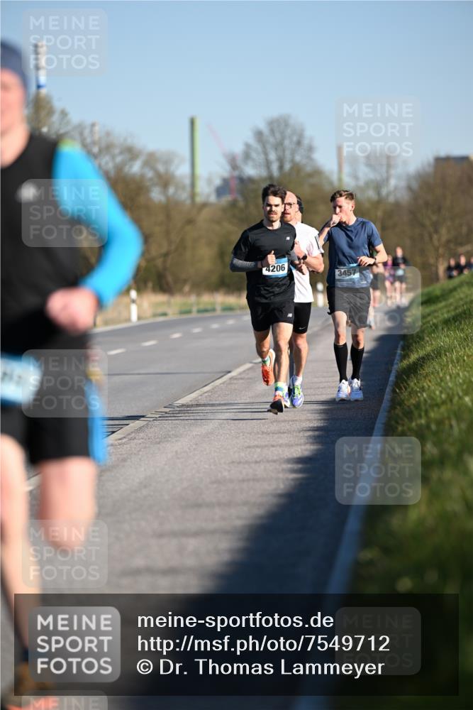 06.04.2025 - 44. Internationalen Wilhelmsburger Insellauf Dr. Thomas Lammeyer http://msf.ph/oto/7549712 06.04.2025 09:19:03 Laufen 4206, 3457 meine-sportfotos.de