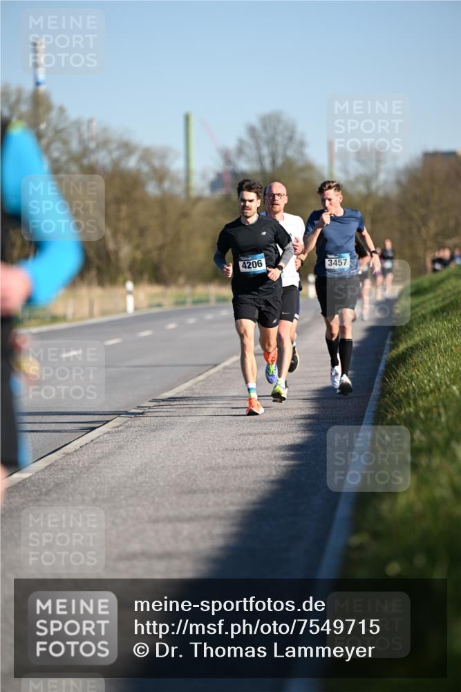 06.04.2025 - 44. Internationalen Wilhelmsburger Insellauf Dr. Thomas Lammeyer http://msf.ph/oto/7549715 06.04.2025 09:19:03 Laufen 4206, 3457 meine-sportfotos.de