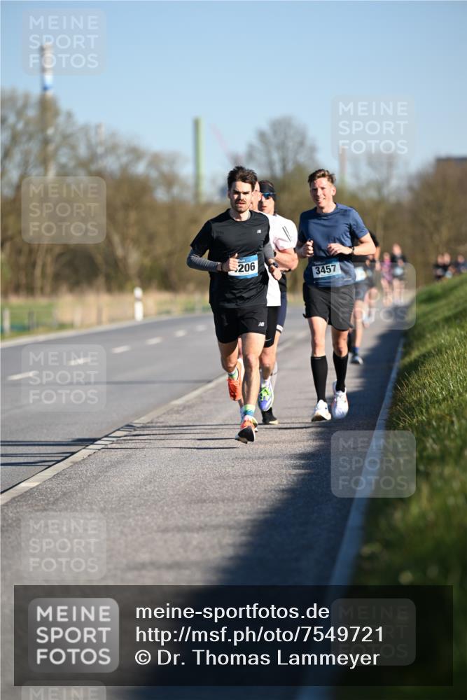06.04.2025 - 44. Internationalen Wilhelmsburger Insellauf Dr. Thomas Lammeyer http://msf.ph/oto/7549721 06.04.2025 09:19:04 Laufen 206, 3457 meine-sportfotos.de