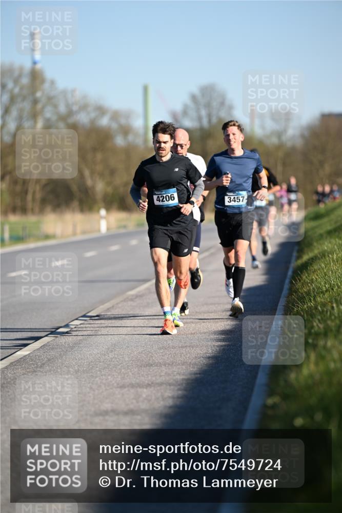 06.04.2025 - 44. Internationalen Wilhelmsburger Insellauf Dr. Thomas Lammeyer http://msf.ph/oto/7549724 06.04.2025 09:19:04 Laufen 4206, 3457 meine-sportfotos.de