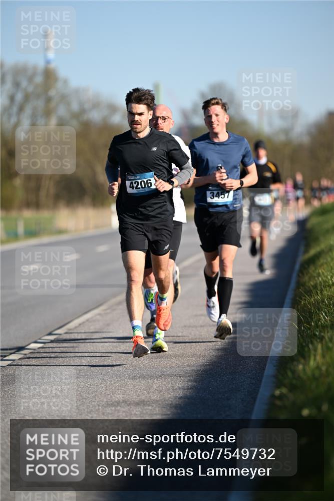 06.04.2025 - 44. Internationalen Wilhelmsburger Insellauf Dr. Thomas Lammeyer http://msf.ph/oto/7549732 06.04.2025 09:19:06 Laufen 4206, 3457 meine-sportfotos.de