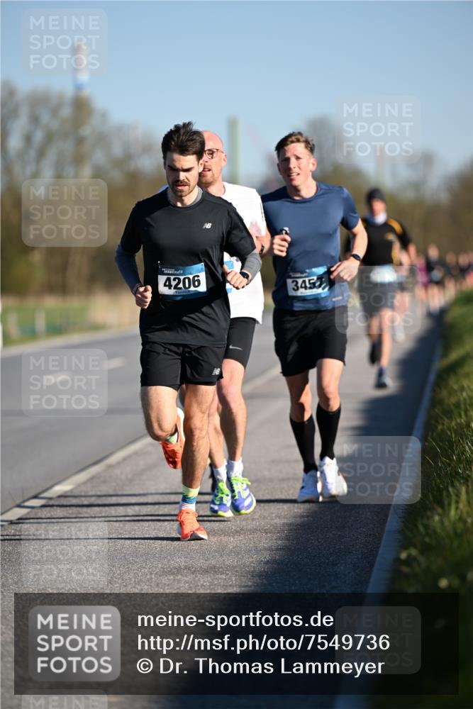 06.04.2025 - 44. Internationalen Wilhelmsburger Insellauf Dr. Thomas Lammeyer http://msf.ph/oto/7549736 06.04.2025 09:19:06 Laufen 4206, 345 meine-sportfotos.de