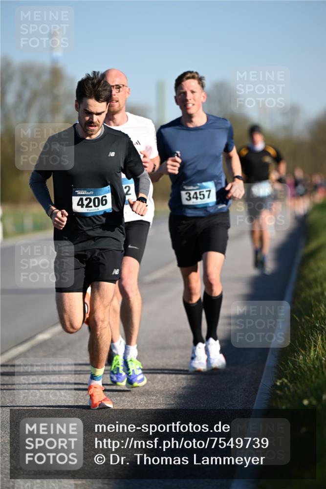 06.04.2025 - 44. Internationalen Wilhelmsburger Insellauf Dr. Thomas Lammeyer http://msf.ph/oto/7549739 06.04.2025 09:19:07 Laufen 4206, 2, 3457 meine-sportfotos.de